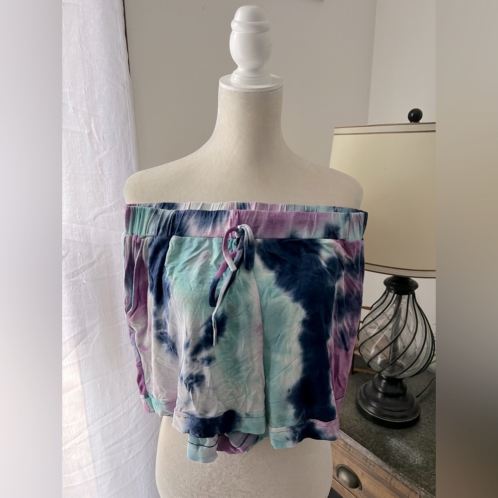NWOT Pink Lily Tie-Dye shorts